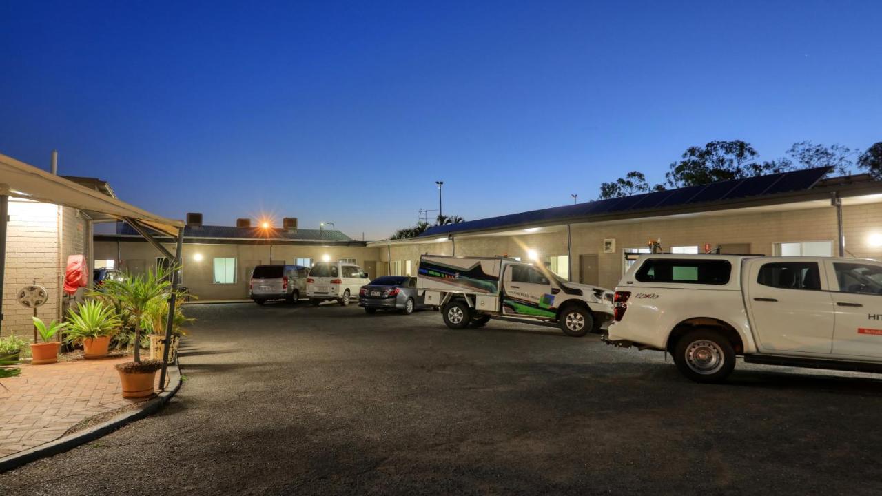 Motel 707 Emerald Esterno foto