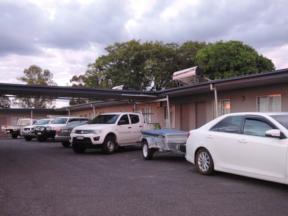 Motel 707 Emerald Esterno foto